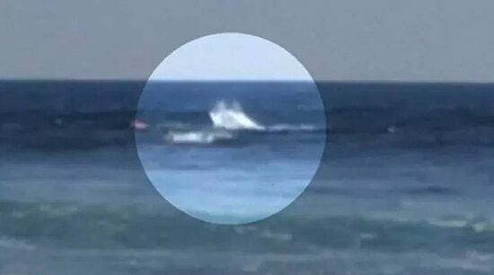 Captan el momento que un tiburón ataca a un surfista
