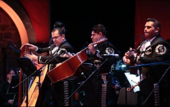 Mariachis imponen nuevo récord mundial