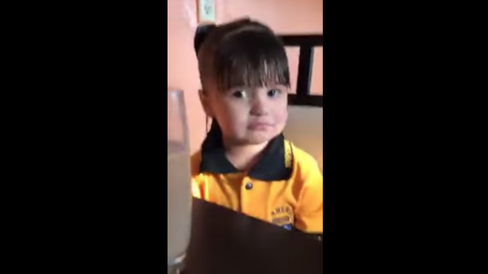 Pretexto de niña para no ir a la escuela