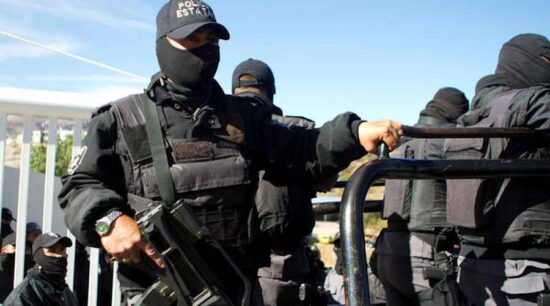 Procesan a policías por agresión a periodistas