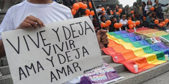 Pide CDNH reconocer matrimonio igualitario