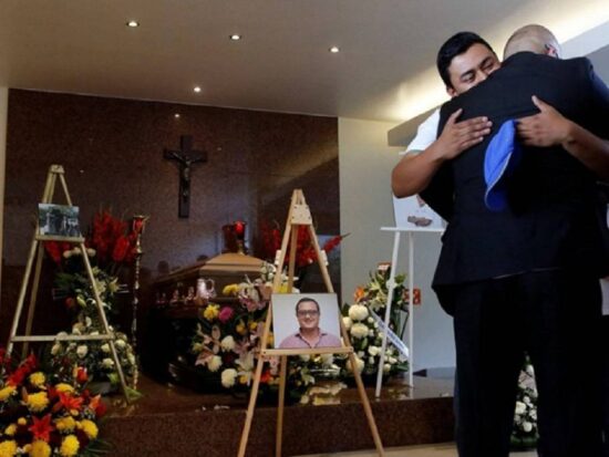Sepultan en Ecatepec a periodista asesinado