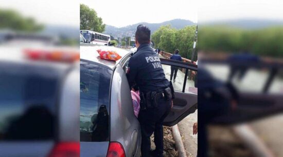 Mujer da a luz en un puente