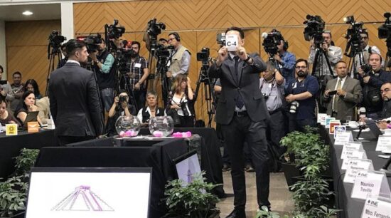 Realizan sorteo del tercer y último debate