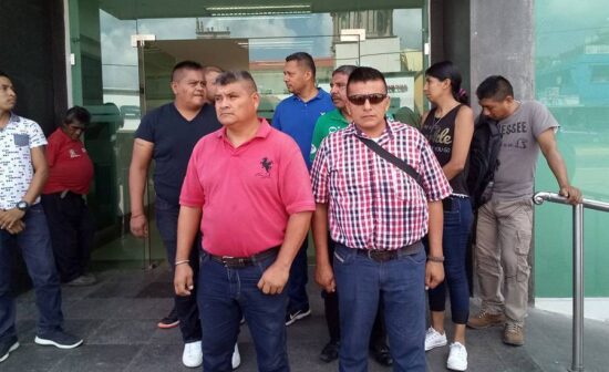 Protestan ex auxiliares viales