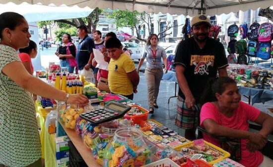 Llevan a cabo Feria de Regreso a Clases