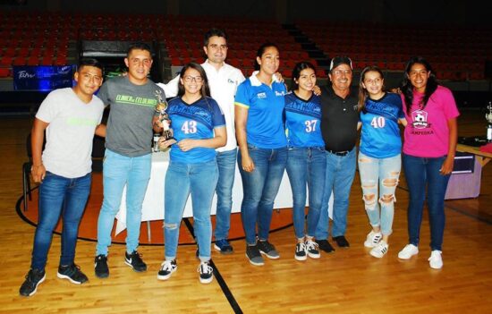 ¡Puras campeonas!