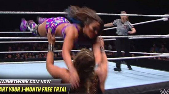 Le explota la rodilla a luchadora de la WWE