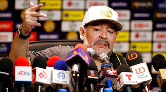 Maradona arremete contra FIFA