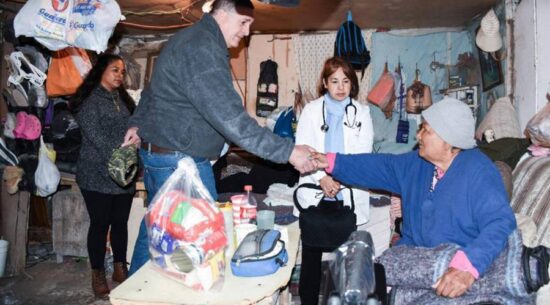 Entregan apoyos a familias de Reynosa