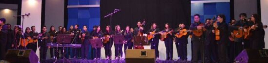 Voces y música