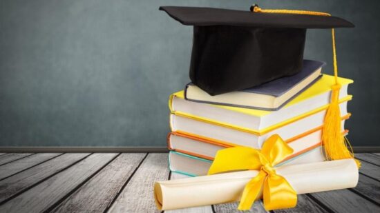 Proponen regular el costo de los títulos universitarios