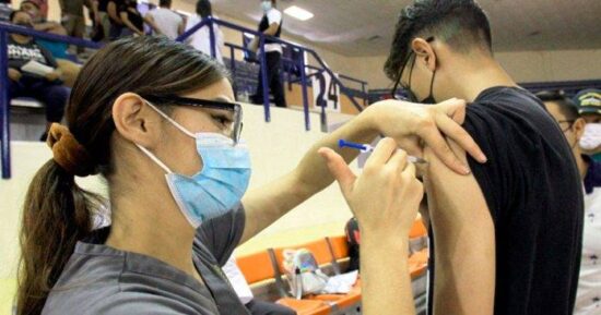 Aplican 15 mil vacunas en escuelas de Tamaulipas
