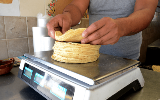 Subió la tortilla; ya cuesta $26