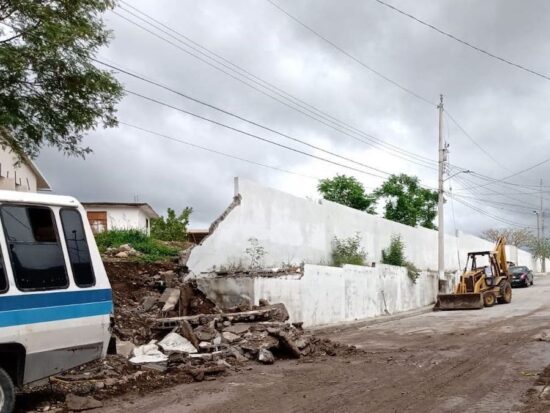 Encuentran escuelas con desperfectos