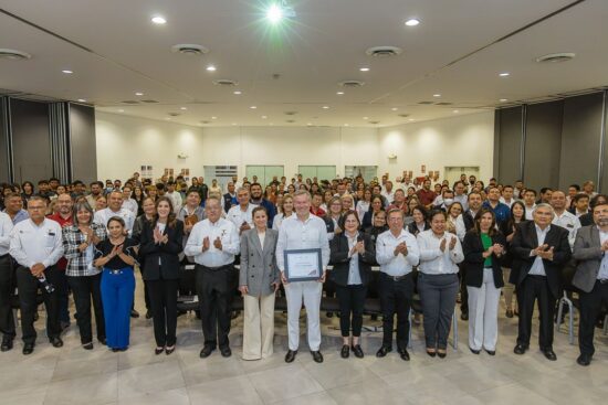 Dicta conferencia embajador de la Unión europea a Estudiantes investigadores de Tamaulipas
