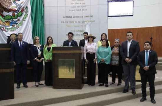 Dejaron a panistas con ‘la carabina al hombro’
