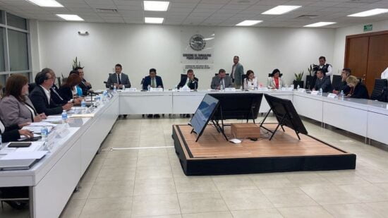 Sale ‘ileso’ Auditor de embestida legislativa
