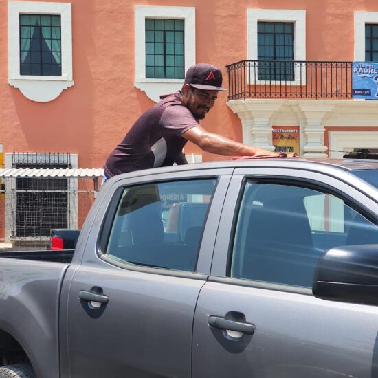 La dura jornada de trabajar bajo el sol