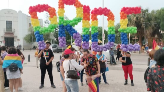 Llevan a cabo marcha Pride Victoria 2023