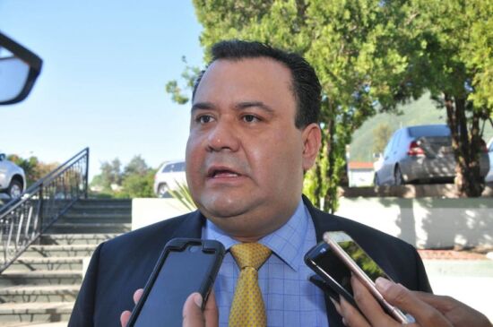Irving Barrios se lava las manos