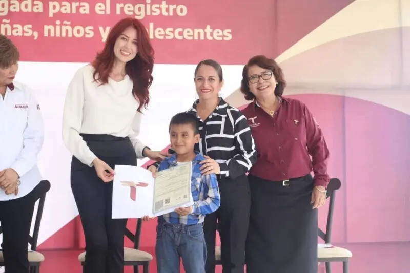 Entregan registros de nacimiento en el sur