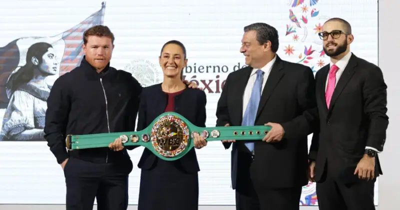 Canelo Cinturón Guantes Sheinbaum