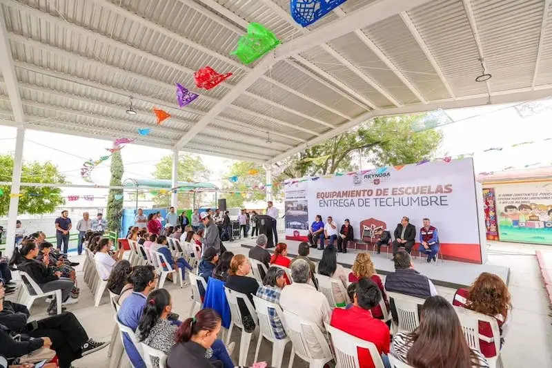Entrega Alcalde obra a escuela