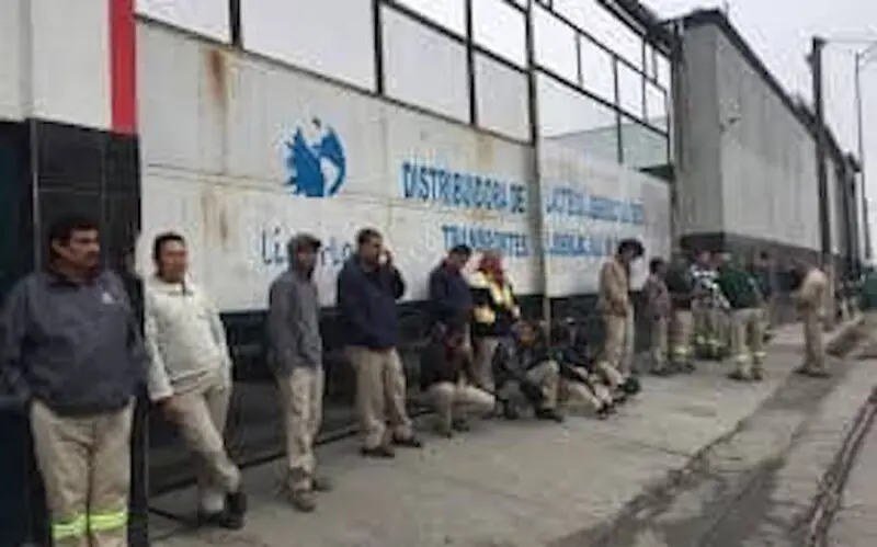 Pierden 15 mil empleos