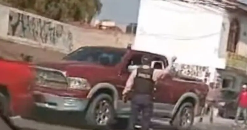 Camioneta con peregrinos explota por pirotecnia