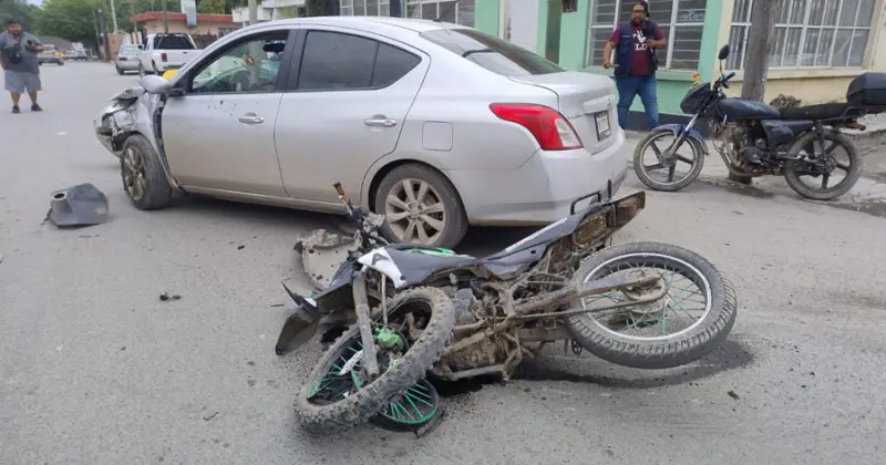 Lesionan a menores en motocicleta