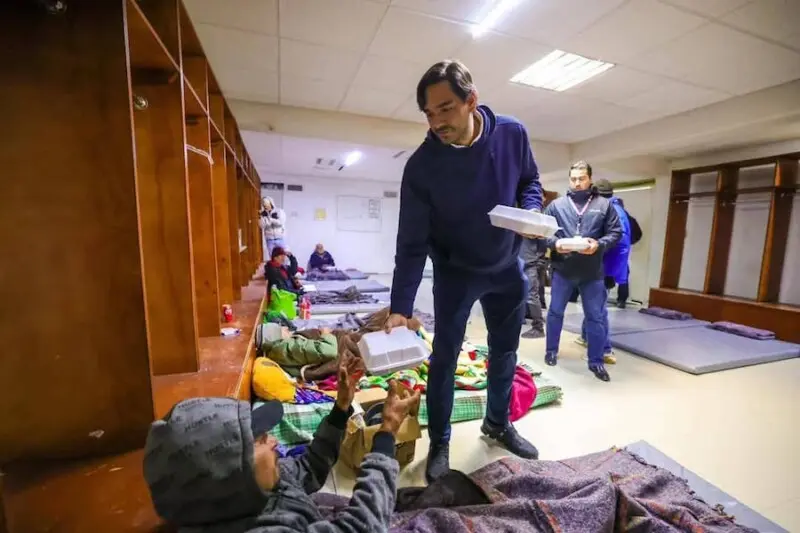 Atienden a población vulnerable ante el frío