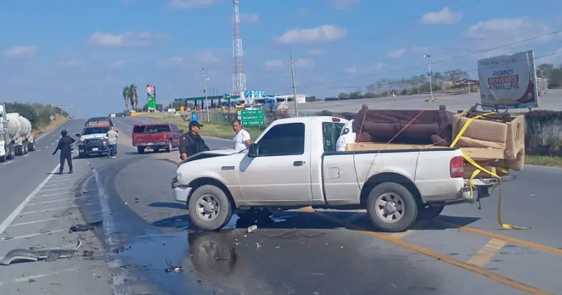 Alertan por bloqueo parcial de la Carretera Victoria Soto la Marina por accidente vehicular
