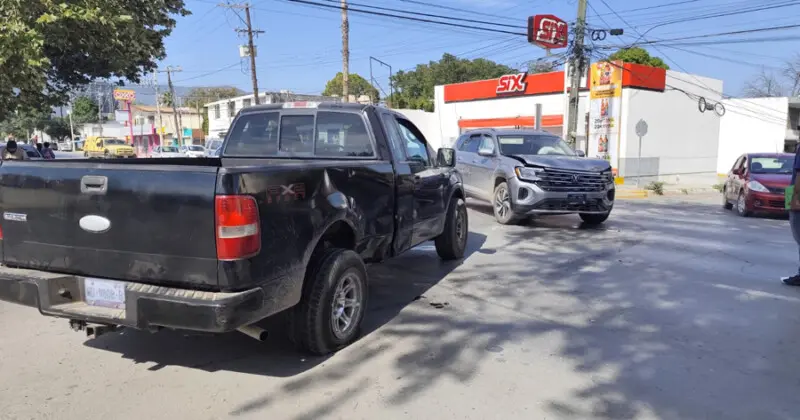 Chocan en el 13 Carrera Torres