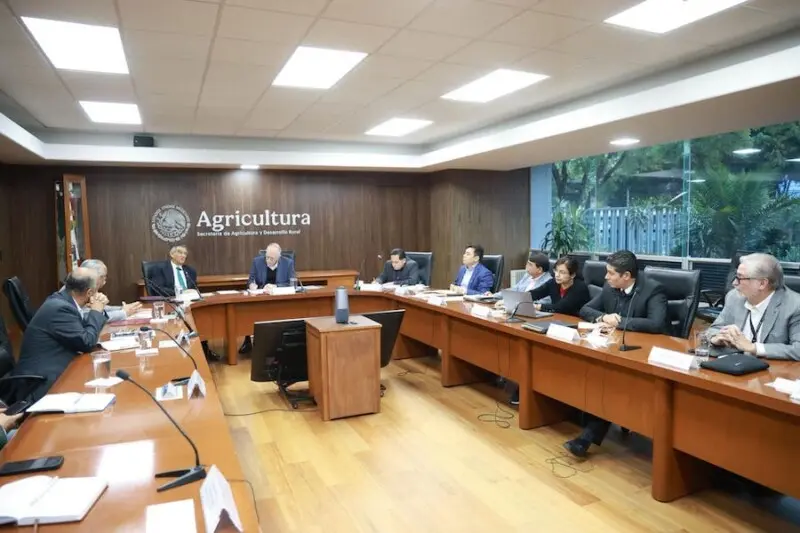 Gestiona AVA apoyos para el campo estatal