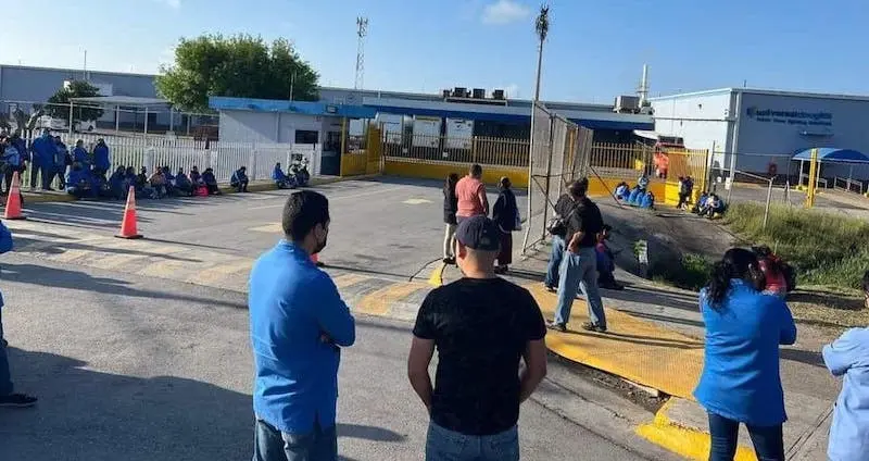 Despidió la maquila a más de 10 mil obreros