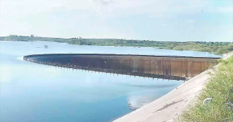 ¿Agua o deuda?