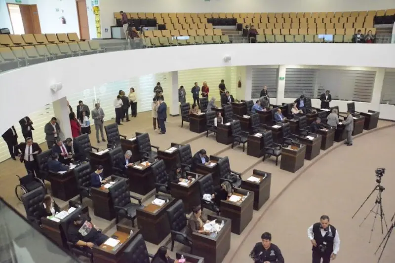 Chocan diputados por el sistema de salud