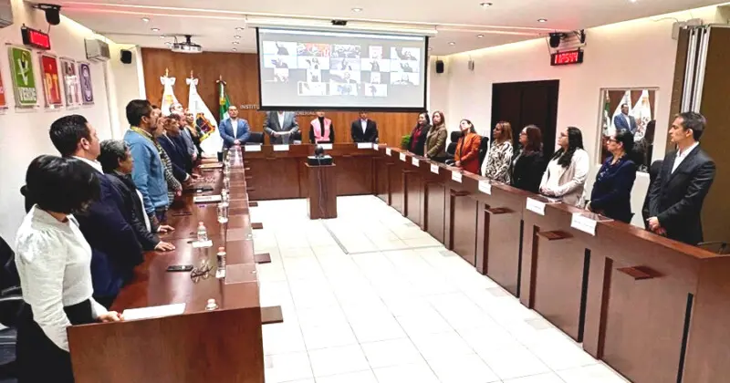 Toman protesta presidentes de consejos municipales y distritales