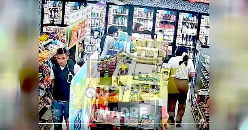 Familia Robando Oxxo Abuelita