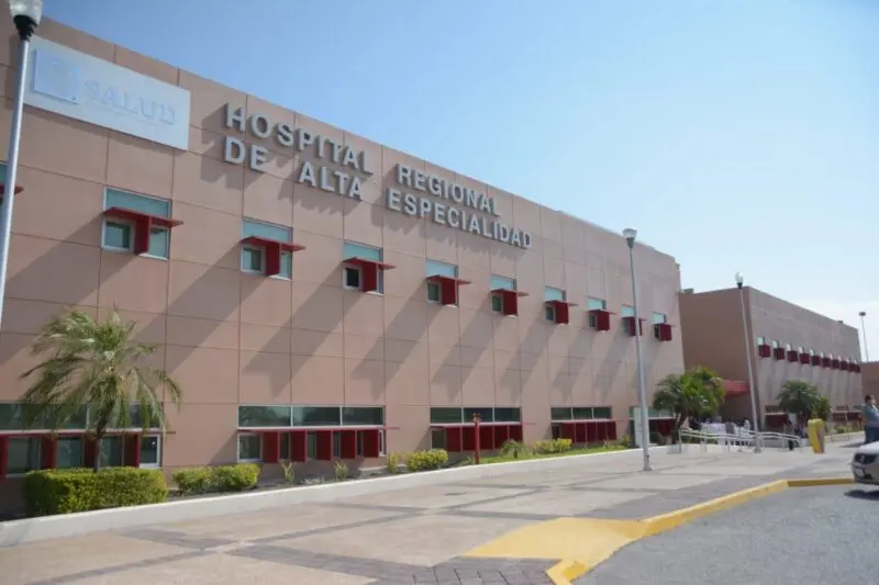 Llegan medicamentos a ‘cuenta gotas’
