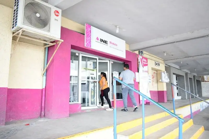 Entrega el INE nombramientos
