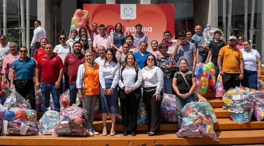 Entrega UAT juguetes a la niñez tamaulipeca