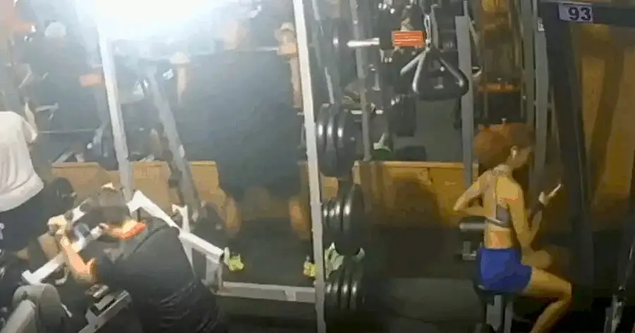 Joven Desvanece Muere Gimnasio