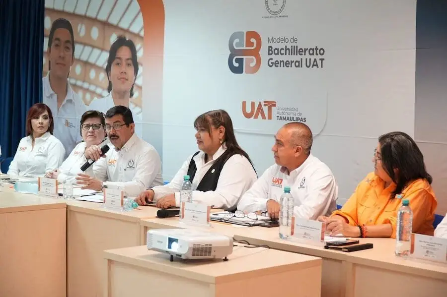 Implementa UAT la prepa en línea